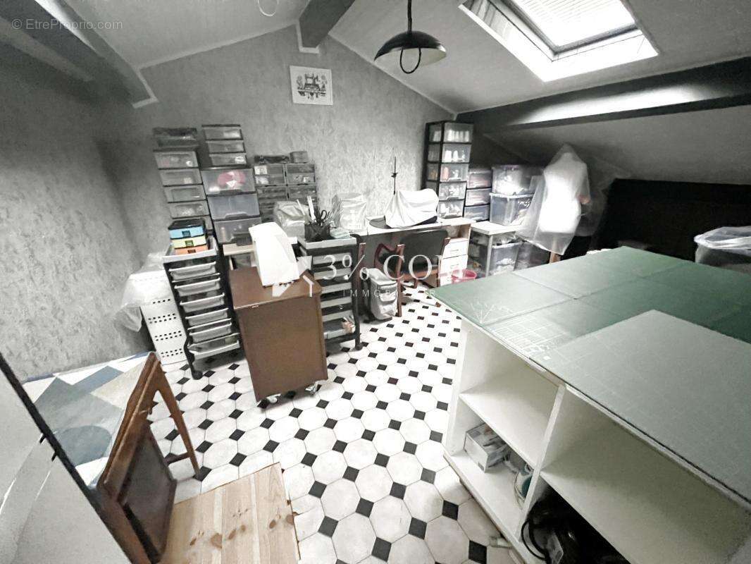 Maison Famialiale Spacieuse avec potentiel locatif 54300 Lun - photo 10