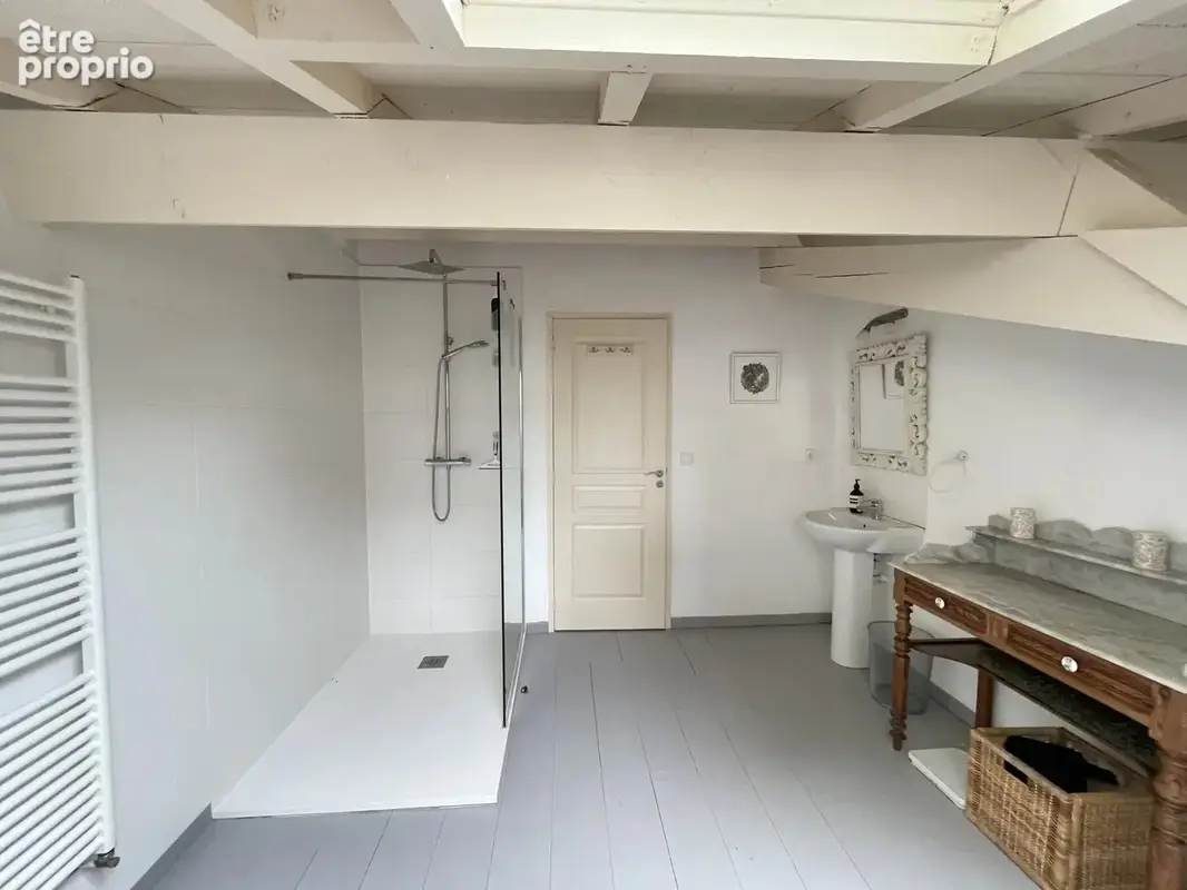 Maison en pierre de caractère avec gîte et piscine - photo 11