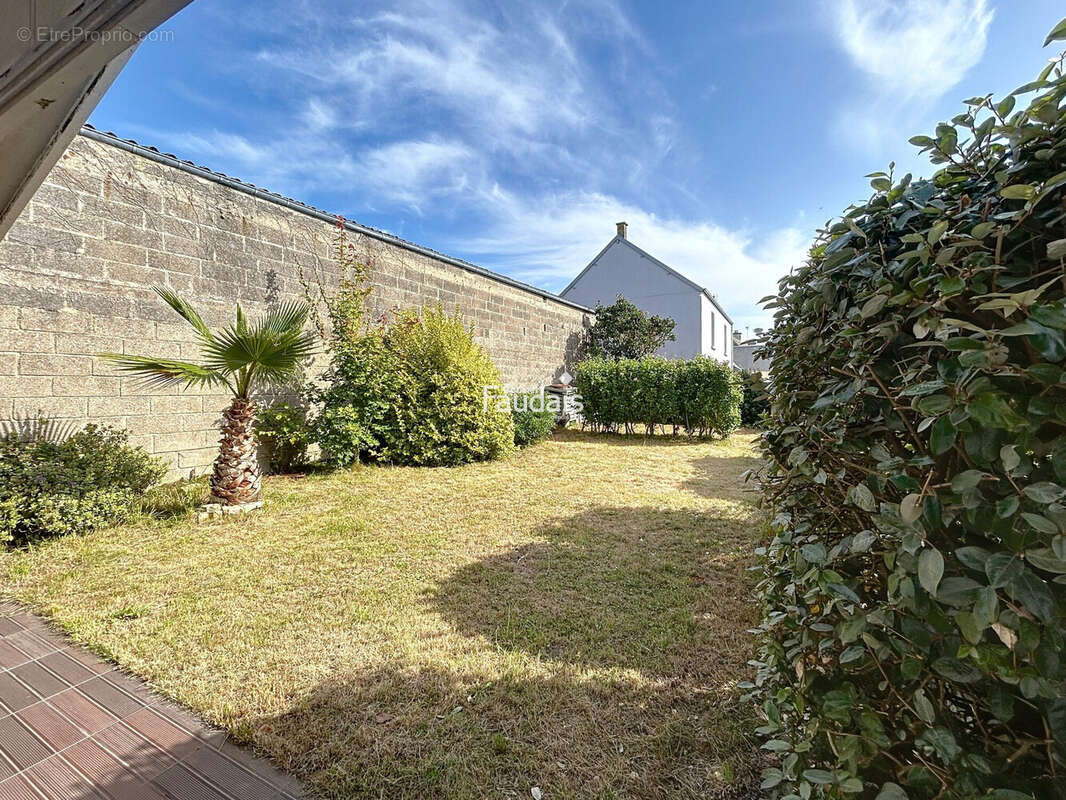 Maison 70 m² à Creances  - photo 8