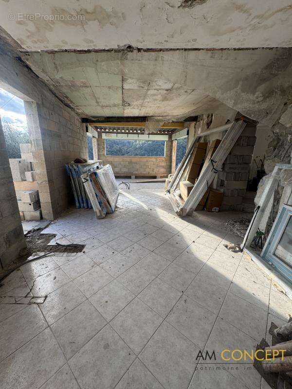 Appartement à L&#039;ESCARENE