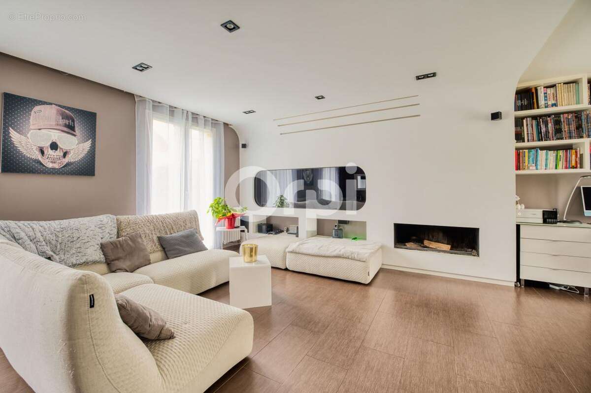 Maison à BUSSY-SAINT-GEORGES