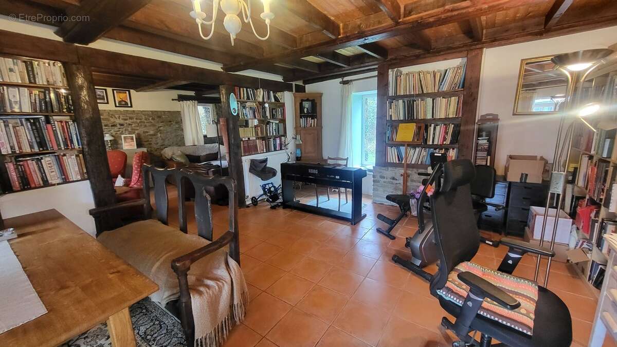 Maison à SAINT-DENIS-LE-GAST