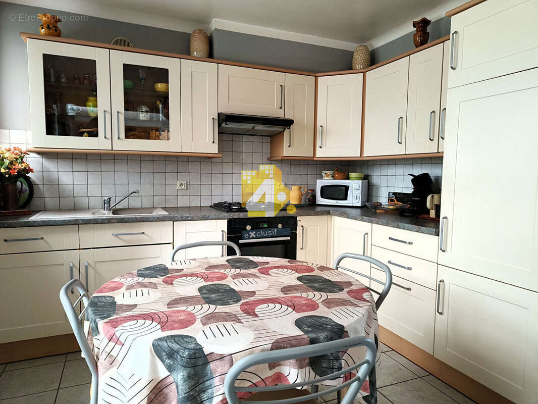 Maison à LA CHAPELLE-DES-MARAIS