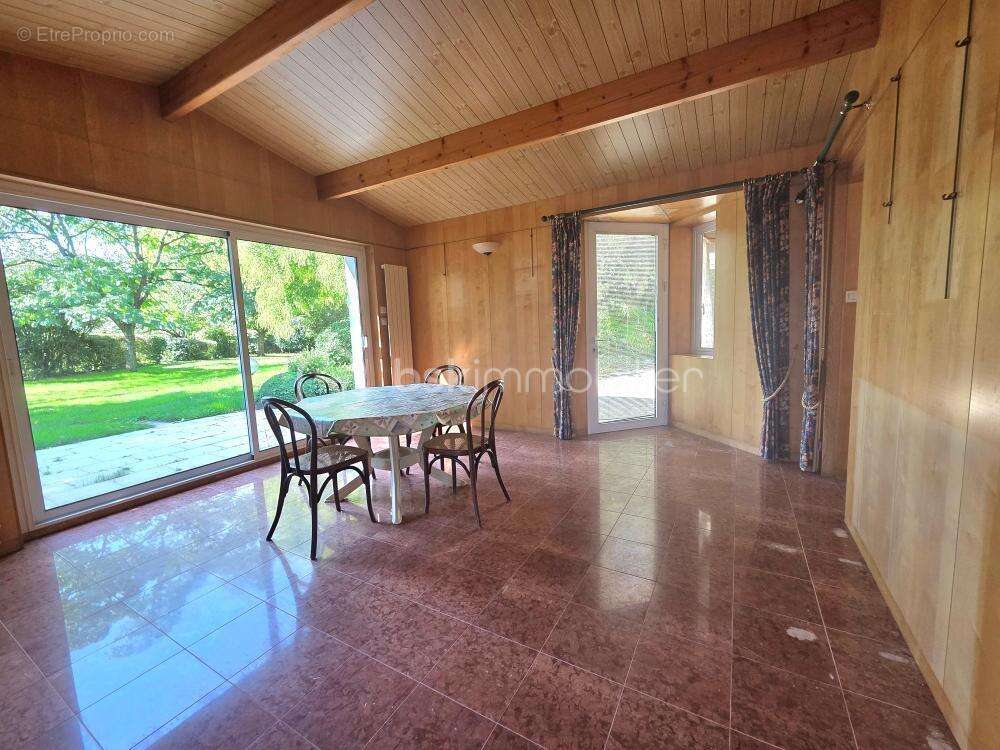 Maison à VERNOUX-EN-GATINE