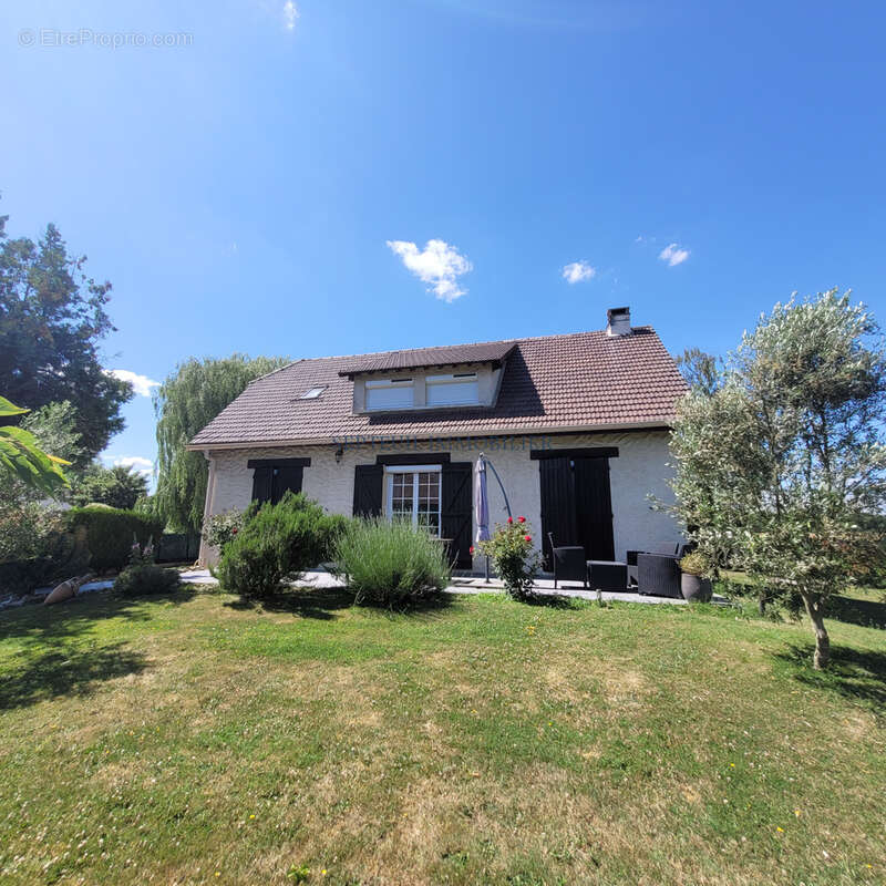 Maison à CIVRY-LA-FORET