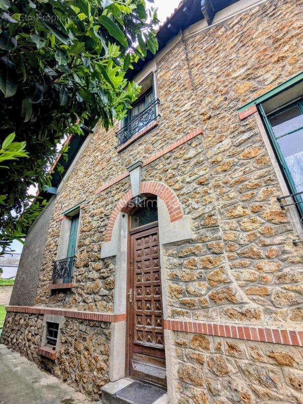 Maison à CORBEIL-ESSONNES