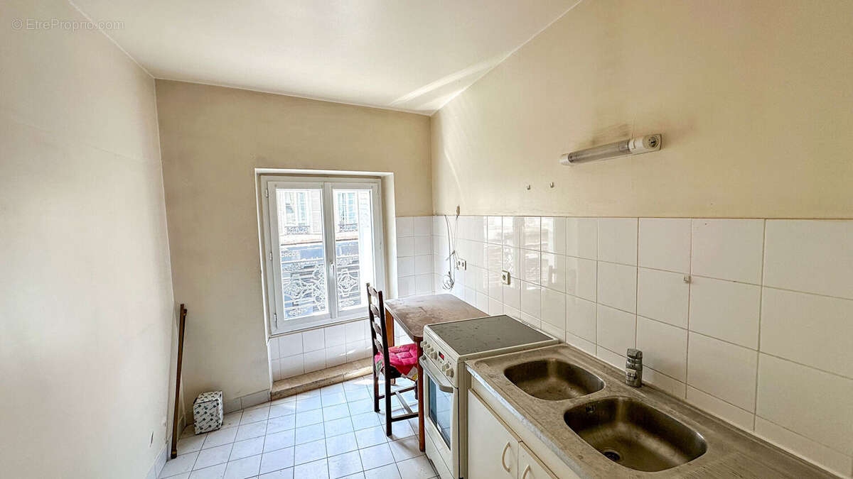 Appartement rue de Clichy 2 pièce(s) 51 m2 à rénover - photo 6