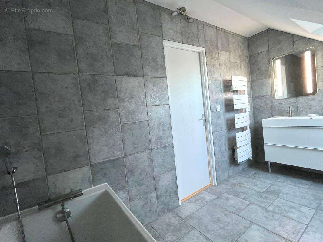 Maison à CHICHEBOVILLE