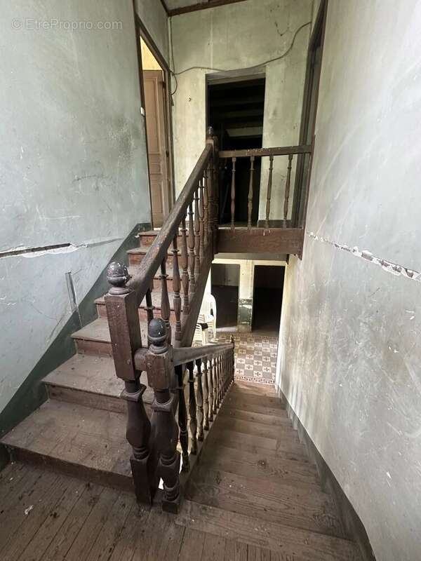 Maison à NEGREPELISSE