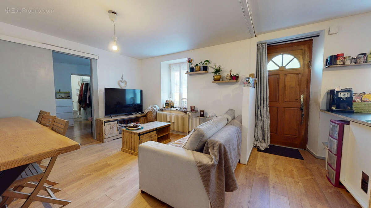 Appartement à HYEVRE-PAROISSE
