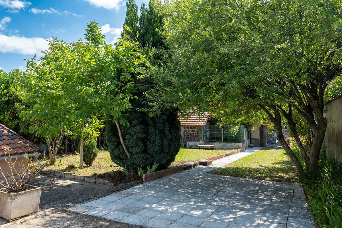 Maison à CHATEAUGAY