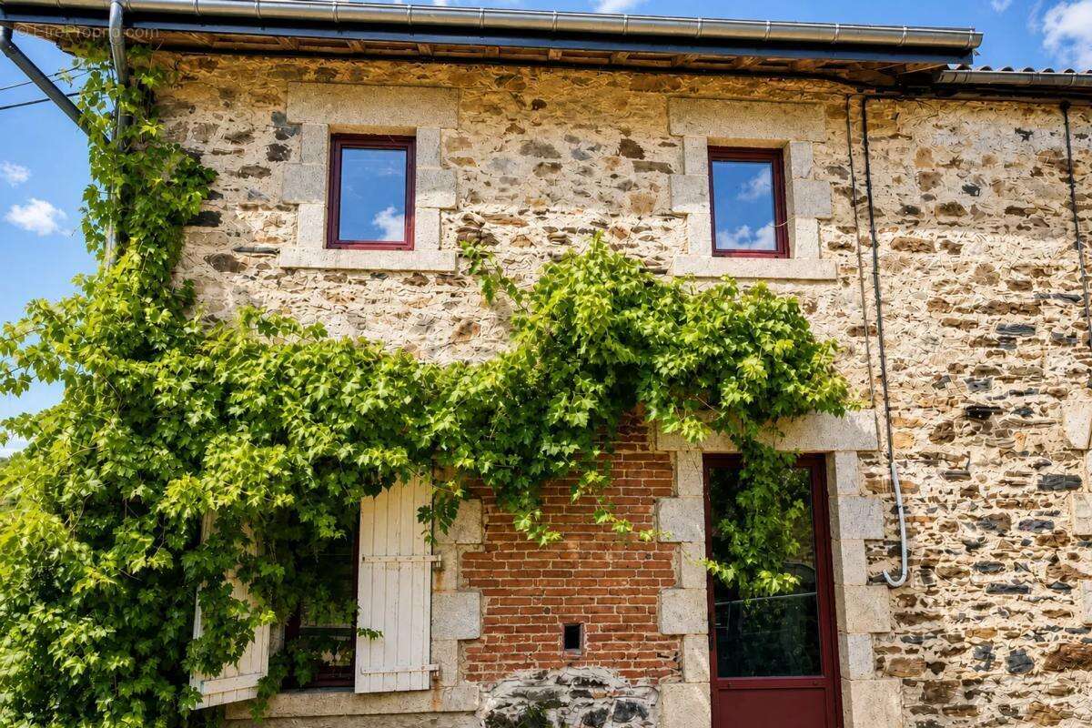 Maison de 7 pièces de 222 m² à Flavignac - photo 18
