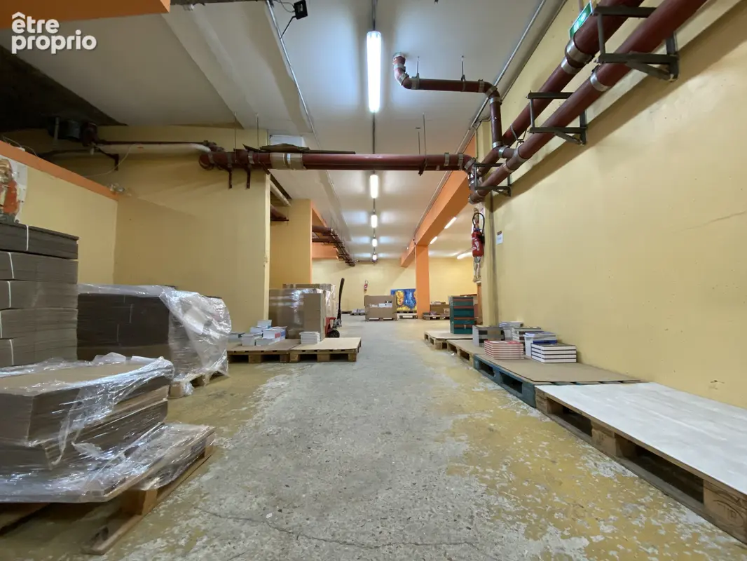 Commerce 1408 m² à Courbevoie  - photo 6