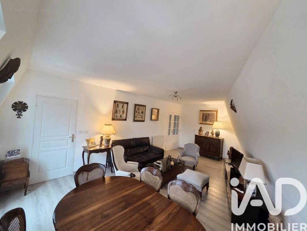 Photo 1 - Appartement à SAINT-FARGEAU-PONTHIERRY