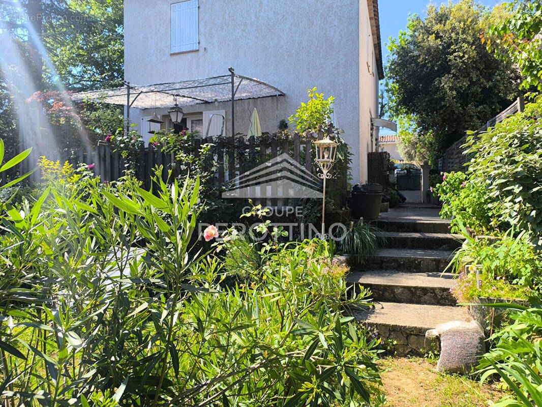 Appartement à SAINT-MAXIMIN-LA-SAINTE-BAUME