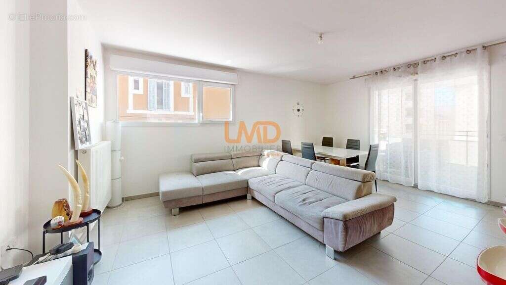 Appartement à MARSEILLE-4E