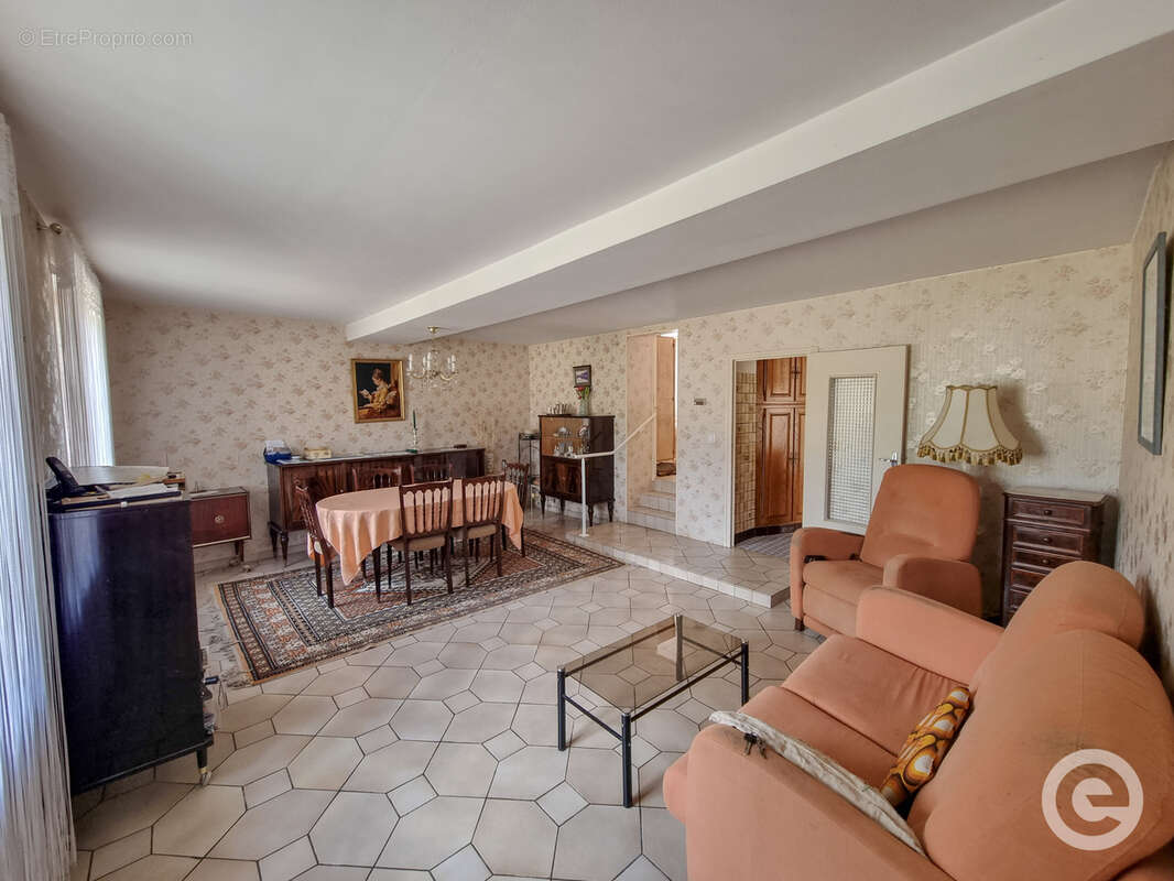 Maison 7 pièces de 126m2 habitables avec jardin à Châtel-Censoir - photo 4