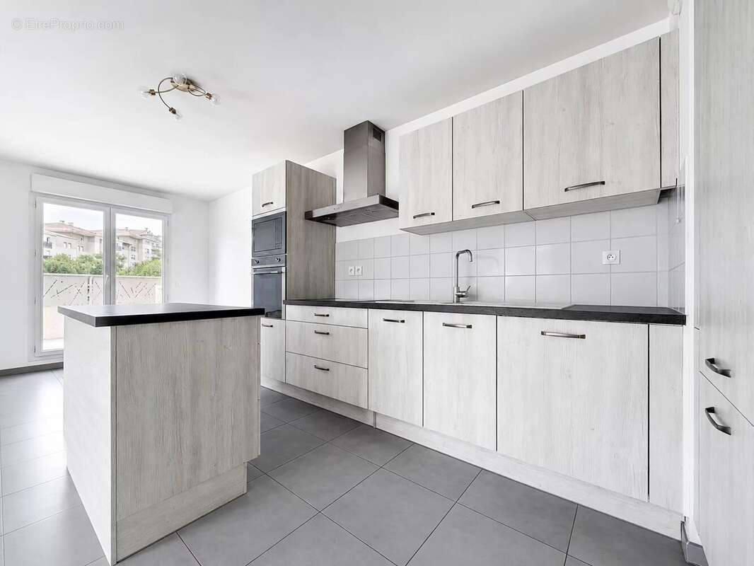 Appartement à MARSEILLE-13E