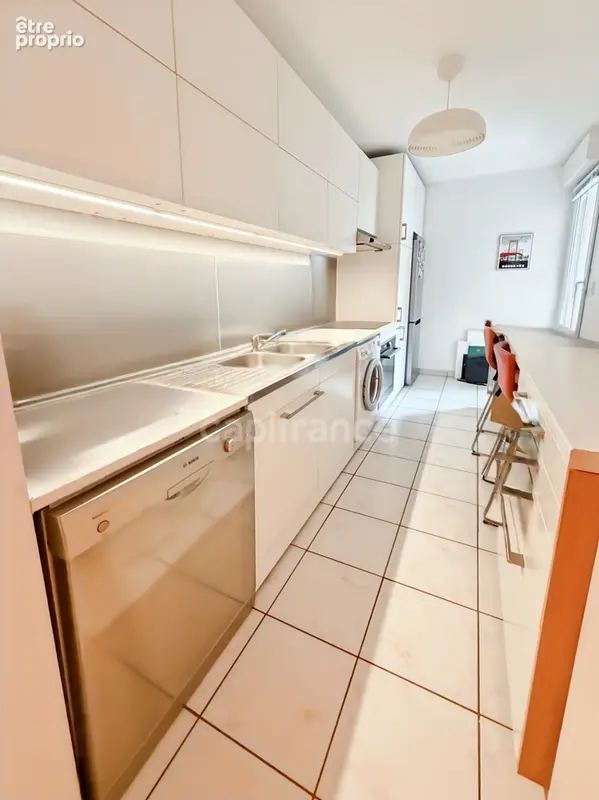 ORLEANS CENTRE derrière la médiathèque et proche de la gara à vendre el appartement T3 avec terrasse, jardin privatif clos et ar - photo 6