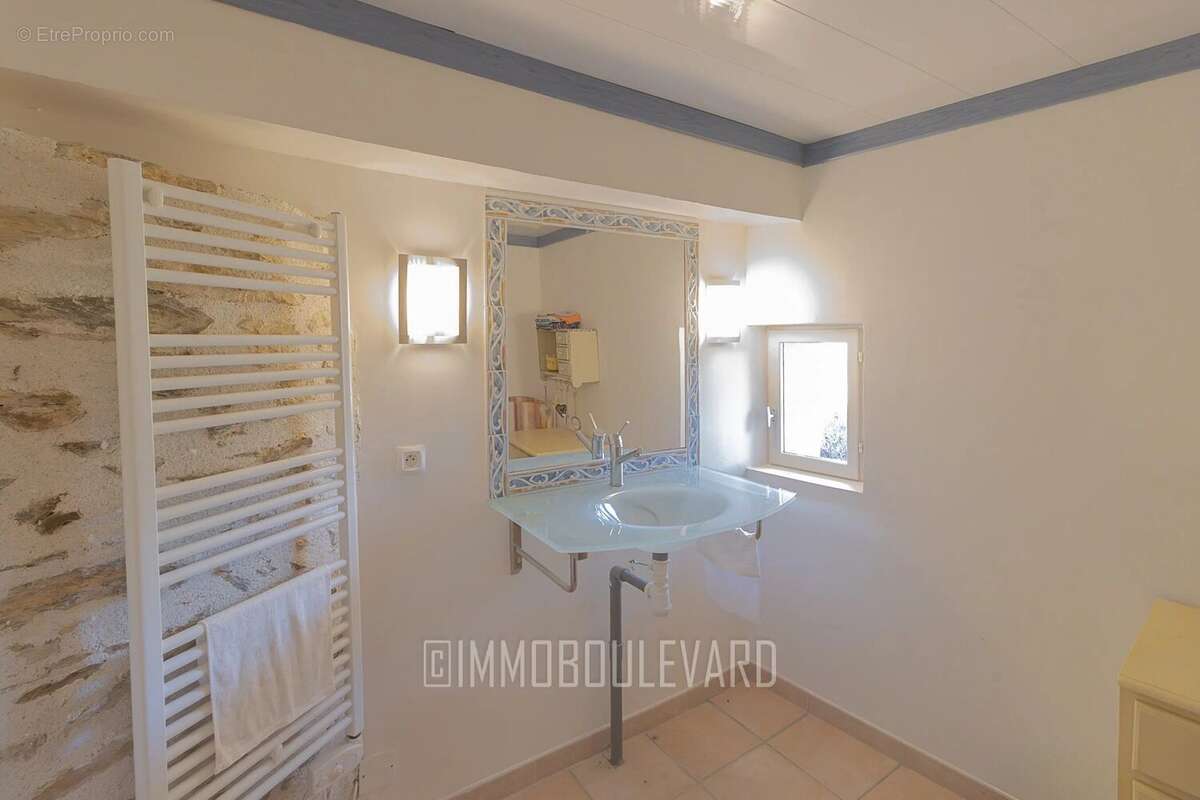 Maison à BOUSSAC-BOURG