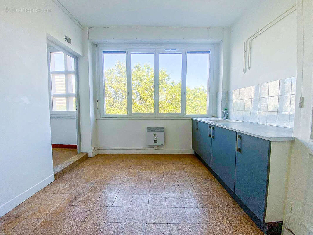 Toulon - Port : Appartement T2 avec balcon - photo 6