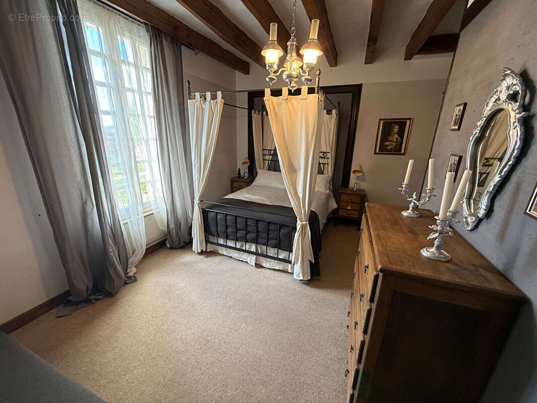 Maison à LA CHARTRE-SUR-LE-LOIR