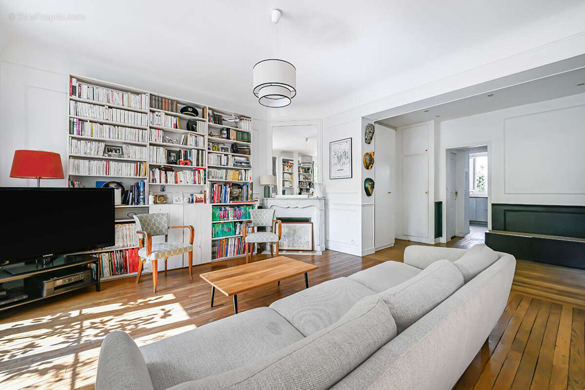 Appartement à PARIS-14E