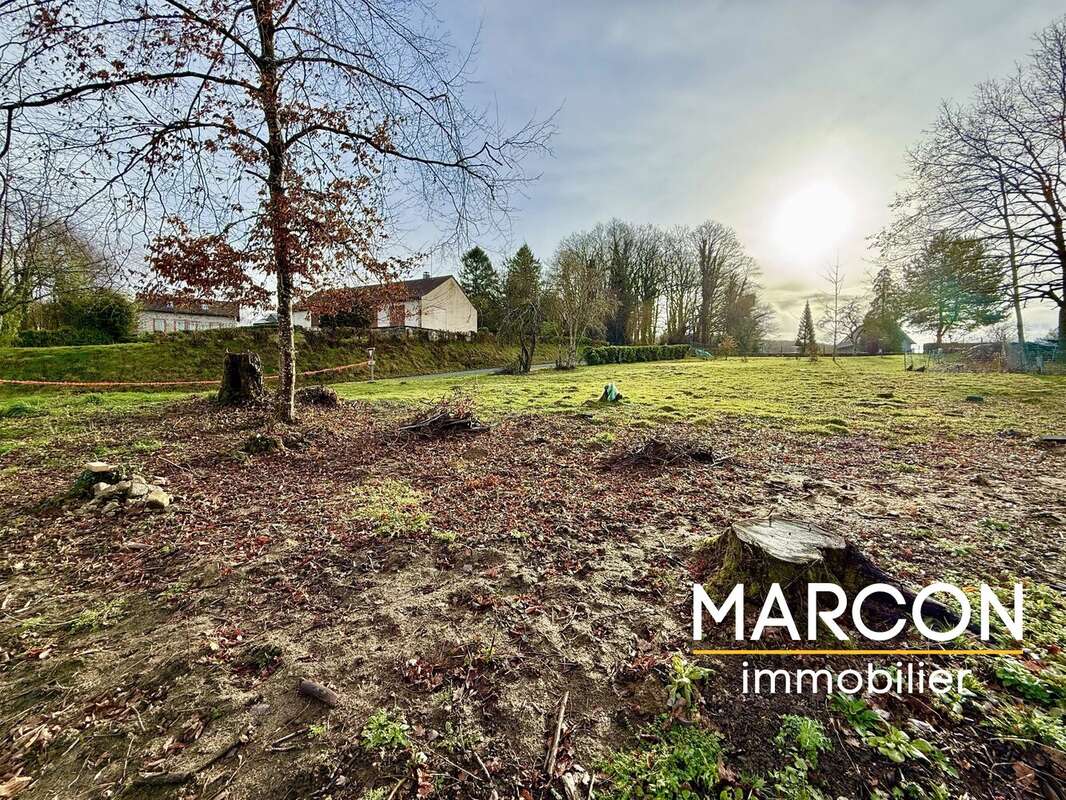 Terrain à AULON