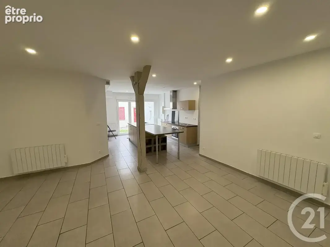 Appartement 4 pièces 74 m² à vendre à Chalons-En-Champagne (51000) - photo 2