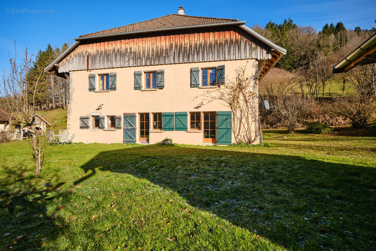 Maison à EVIRES