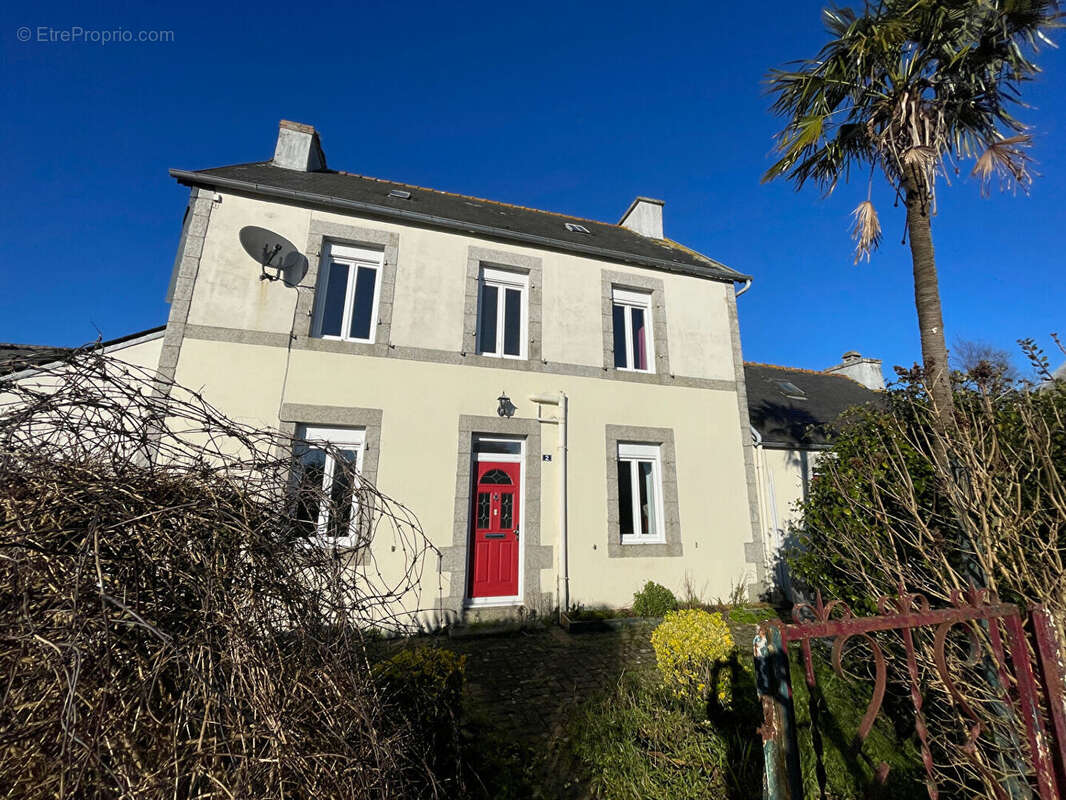 Maison à HUELGOAT