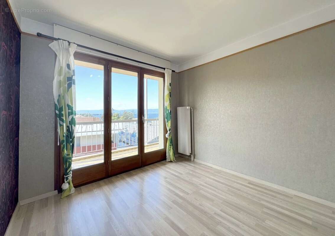 Appartement à EVIAN-LES-BAINS