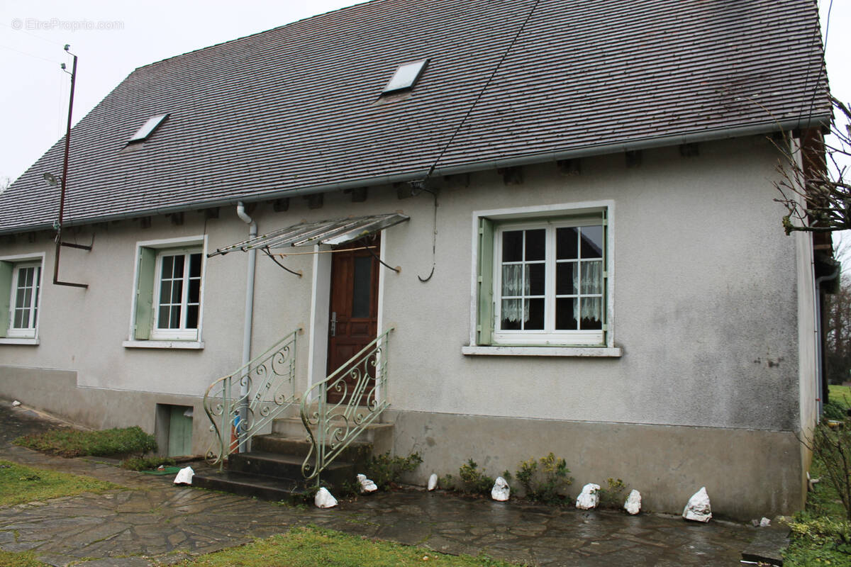 Maison à JUMILHAC-LE-GRAND