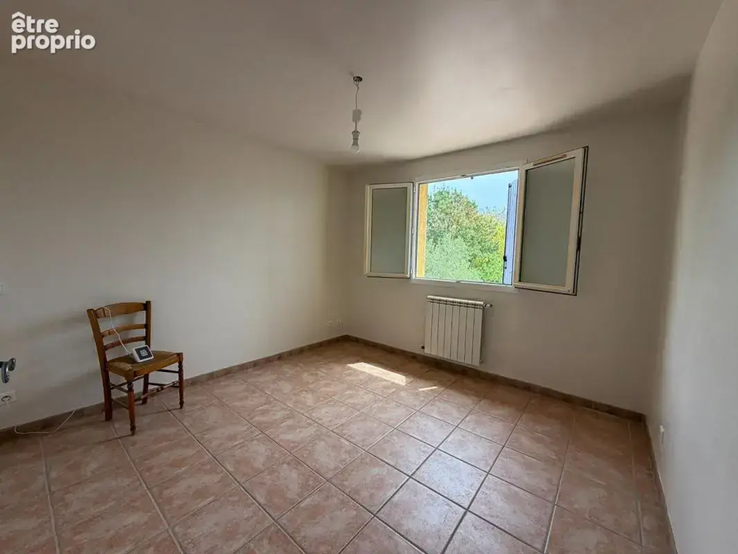 Maison familiale avec piscine ,forage, chambre de plain-pied et terrain de 1 600 m² à Saint-Hilaire-de-Brethmas - photo 13