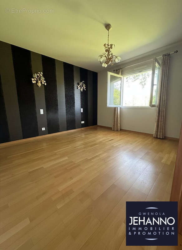 Maison 138 m² à Saint-Ave  - photo 5