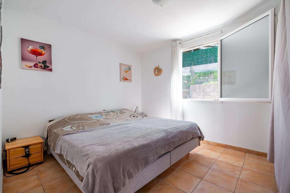 Maison de 6 pièces de 139 m² à Saint-Blaise - photo 7