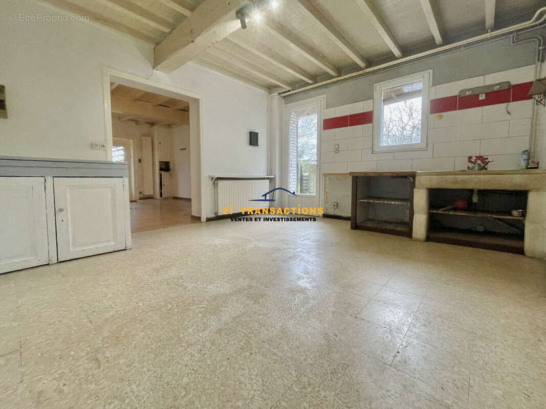 Maison 116 m² à Chambeon  - photo 4