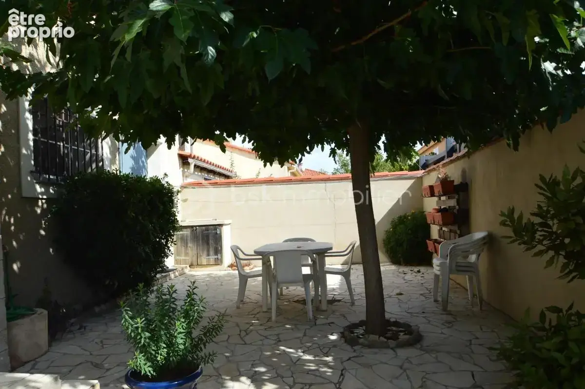 Belle villa familiale avec piscine, 151 m² et carport - photo 20