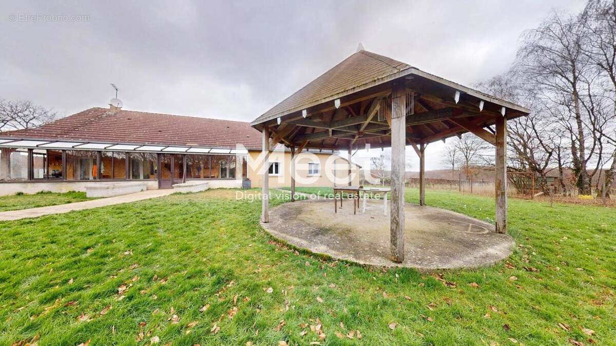 Maison à BUSSY-EN-OTHE