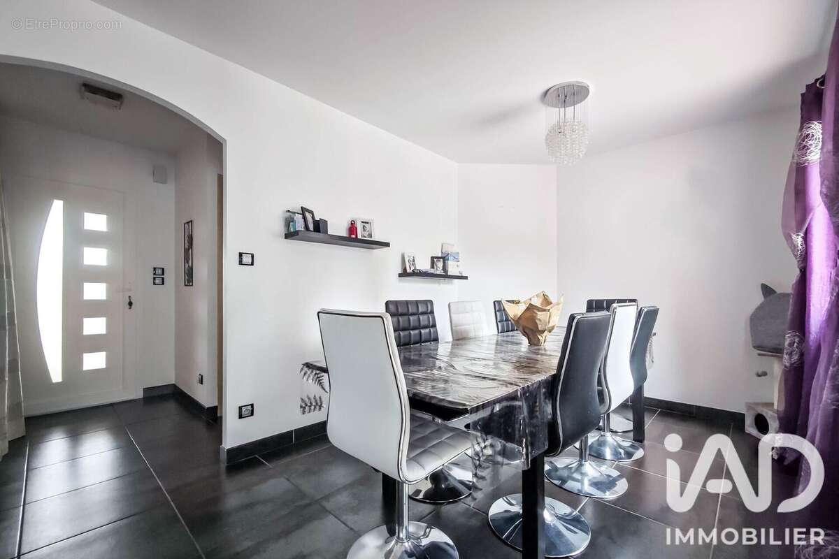 Maison 105 m² à Casteljaloux  - photo 6