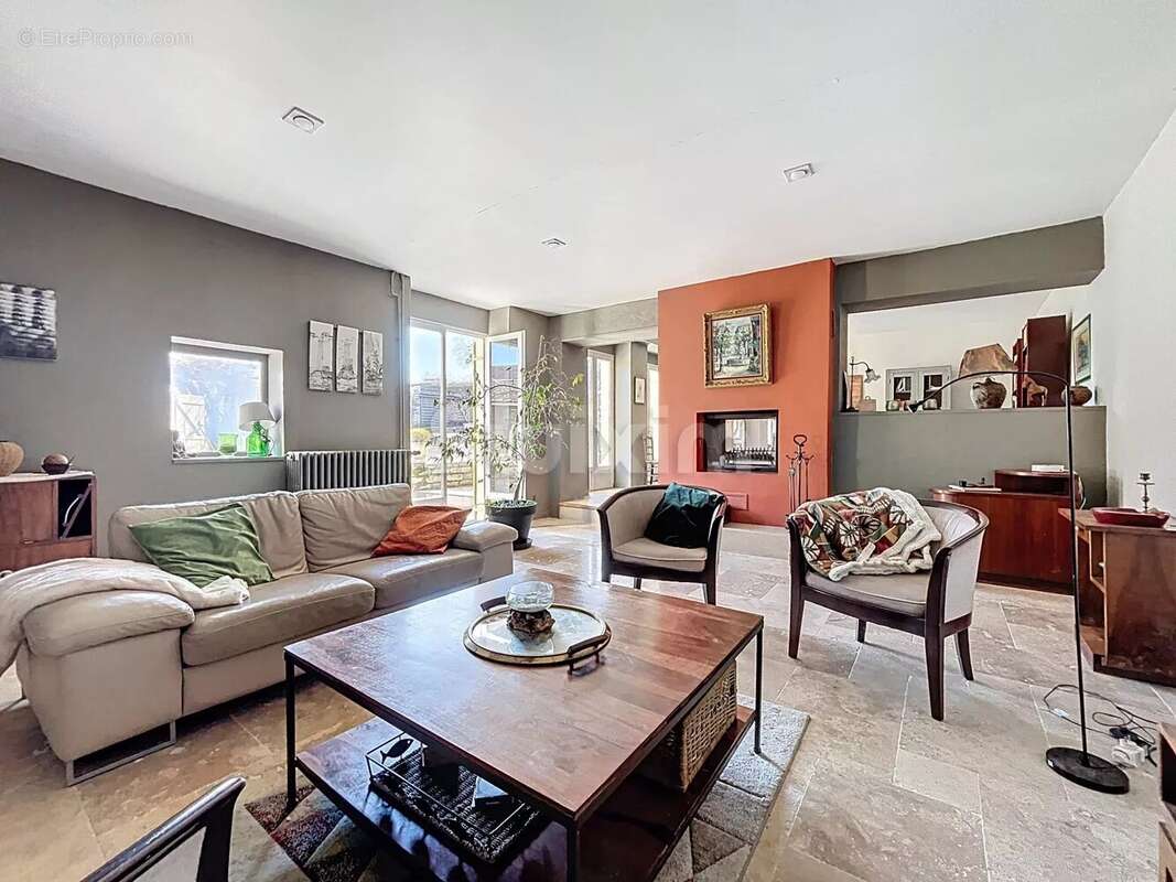 Maison à MONTBELLET