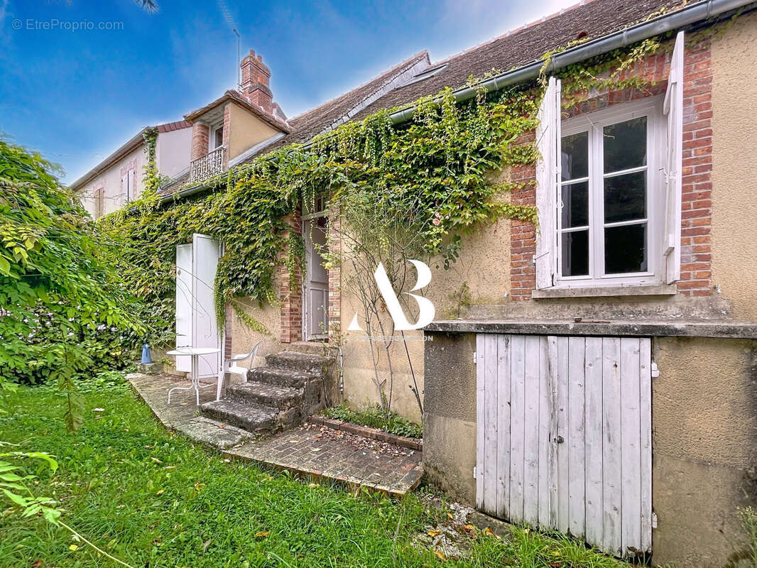 Maison à MONTIGNY-LENCOUP