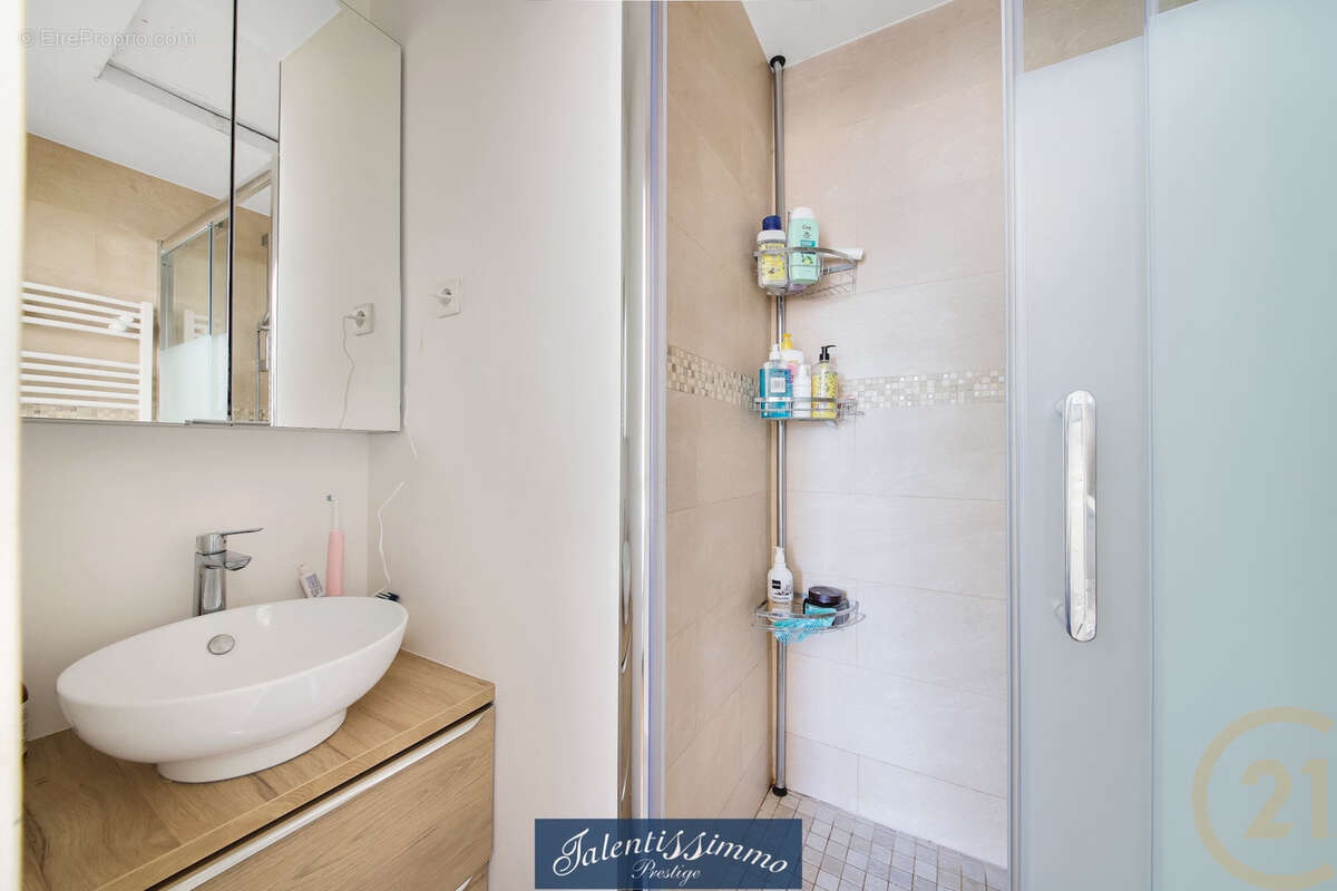 Appartement à PARIS-11E