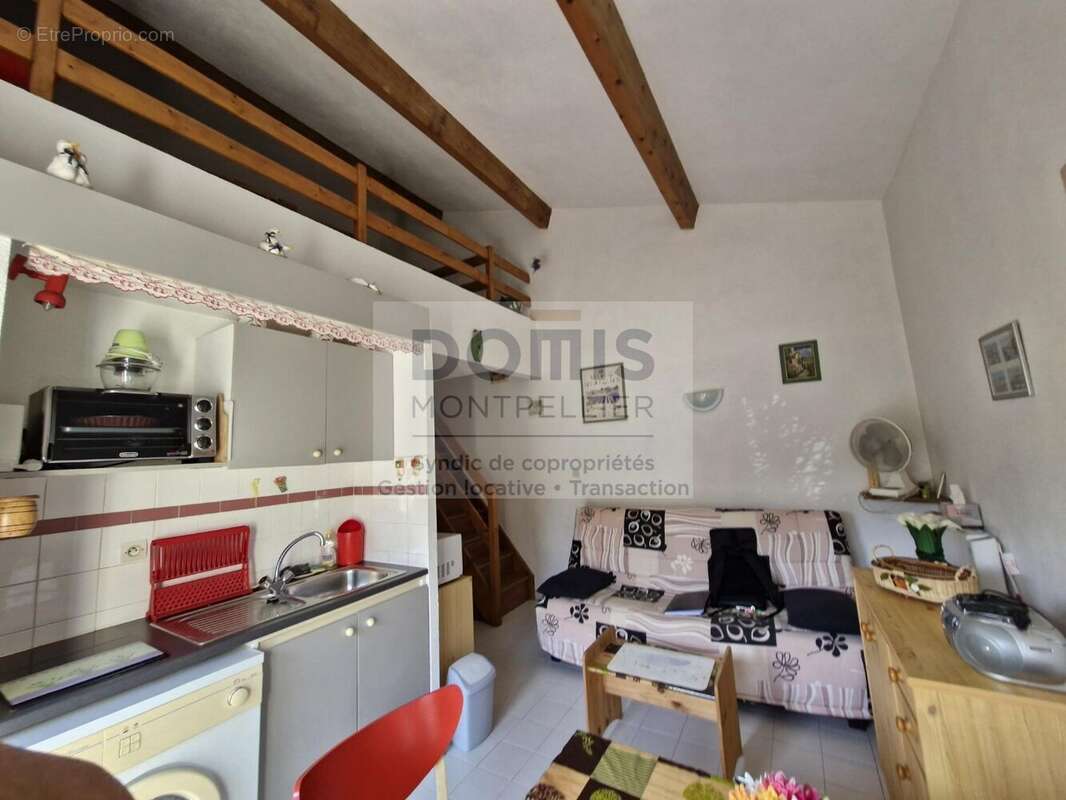 Maison à VIC-LA-GARDIOLE