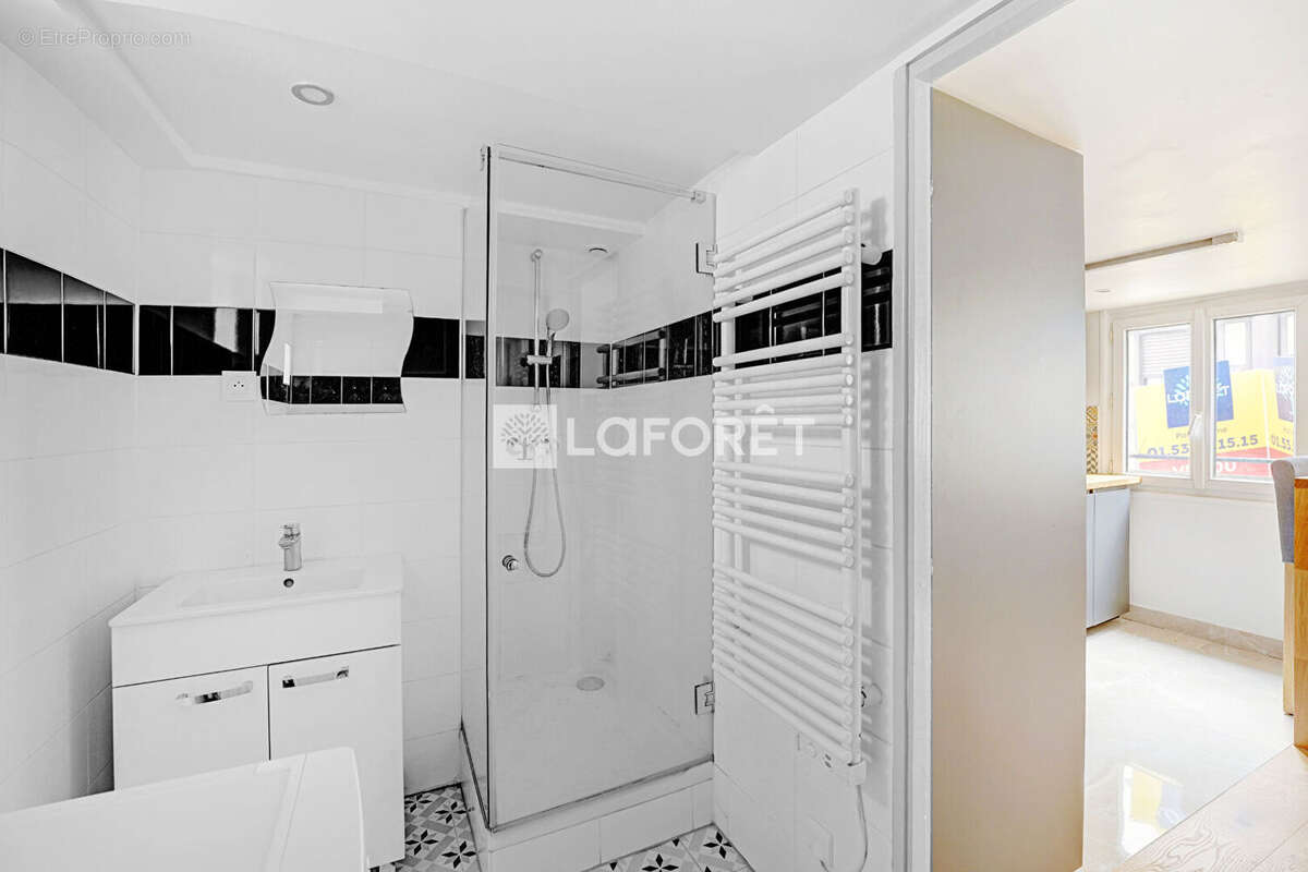 Appartement à PARIS-14E