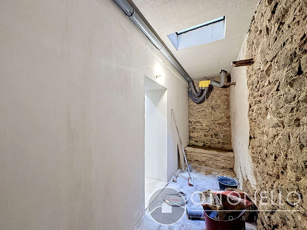 Appartement à ROQUEBRUNE-SUR-ARGENS