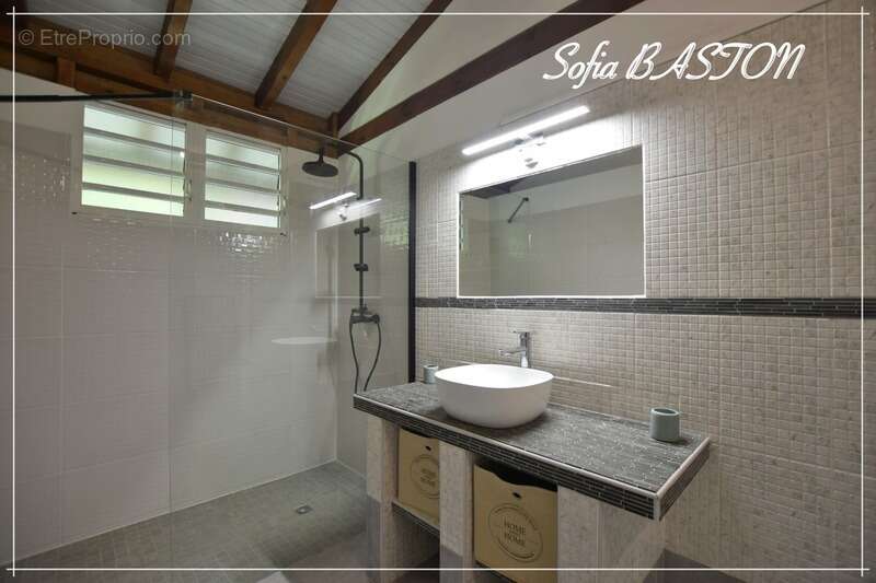 Maison à LES TROIS-ILETS