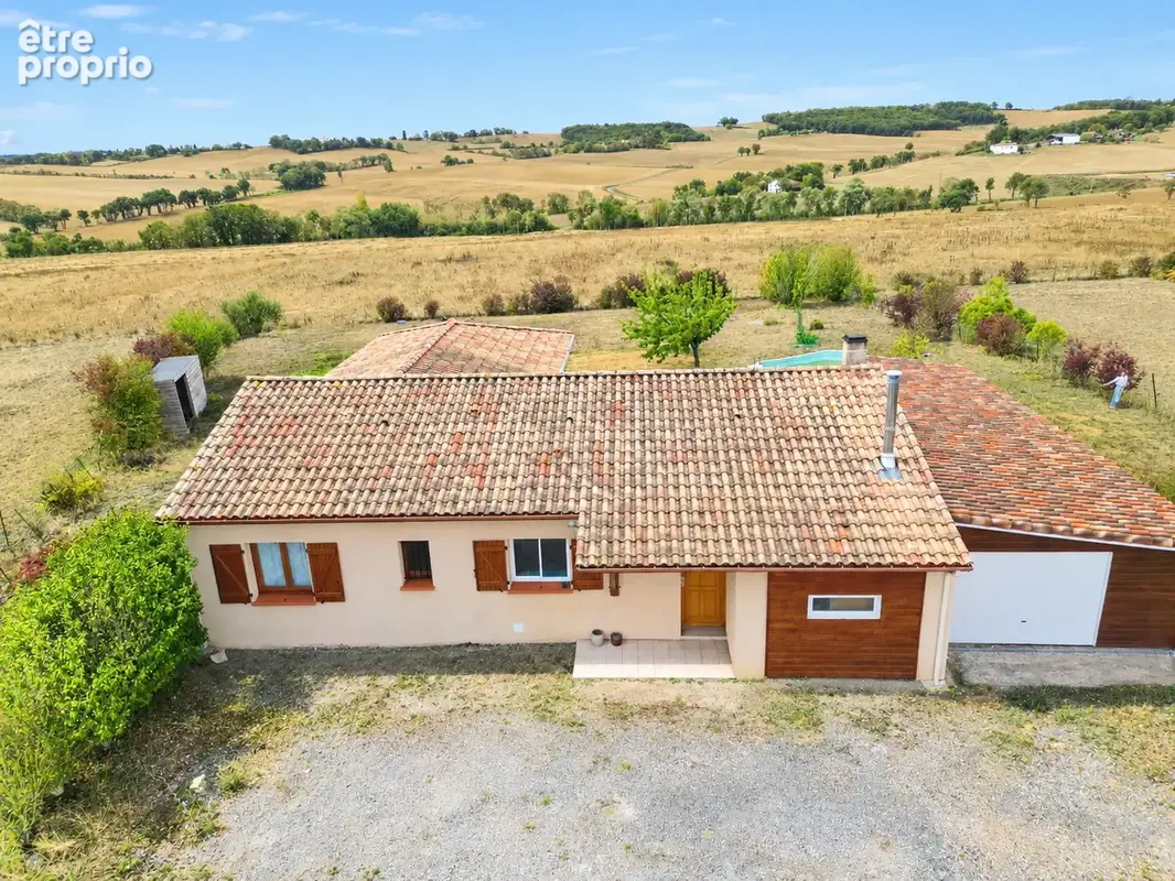 Maison de plain-pied avec terrain de 2520m2 clôturé - photo 1