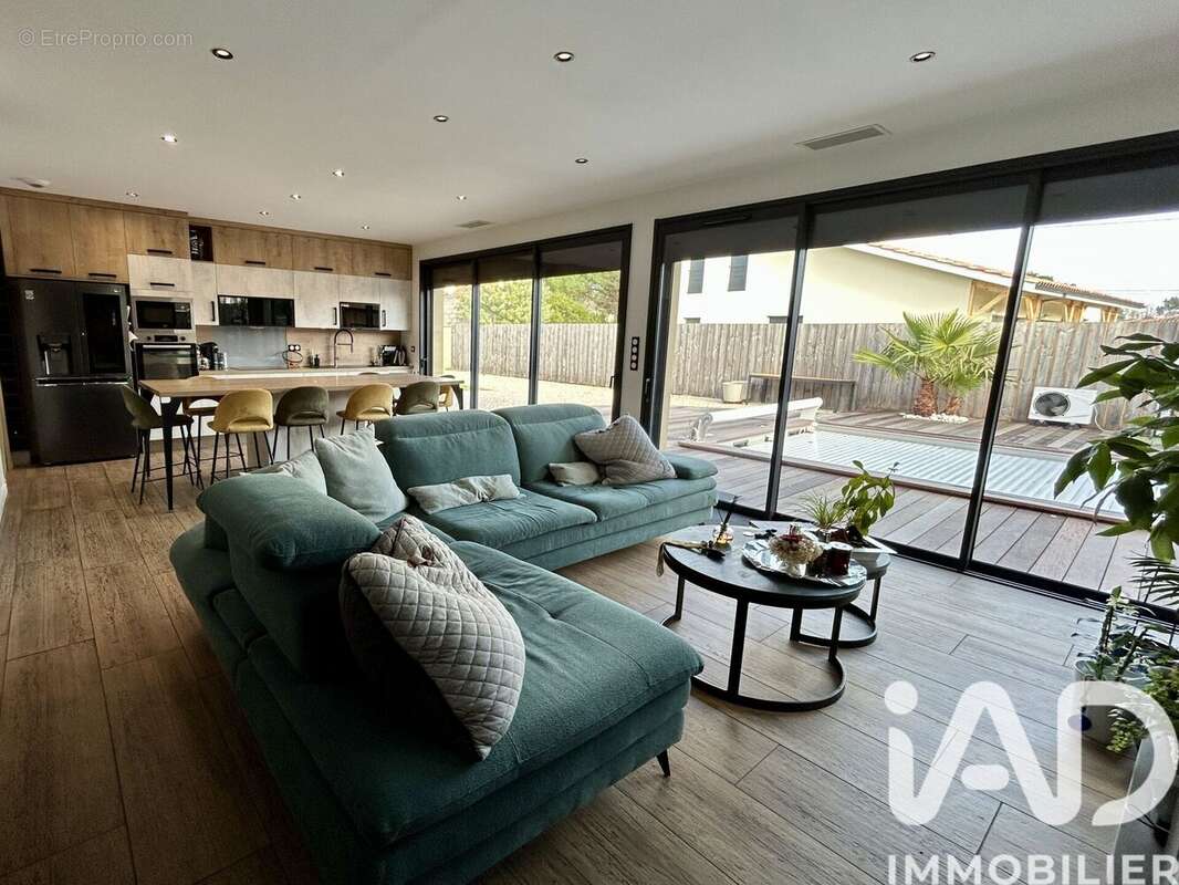 Photo 8 - Maison à VENDAYS-MONTALIVET