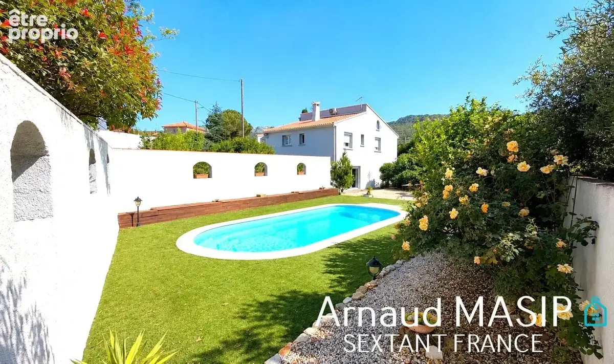 Villa 4f 142m², piscine, 2 garages, parcelle 3 174m², vue imprenanble, emplacement tranquil, proche commerces - photo 1